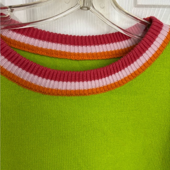 Light green top - Picture 4 of 8